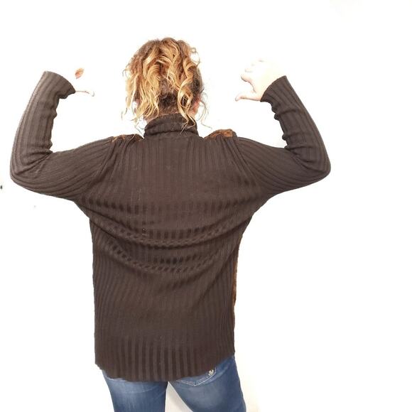 Merino Wool Animal Print Sweater Medium - Picture 2 of 8